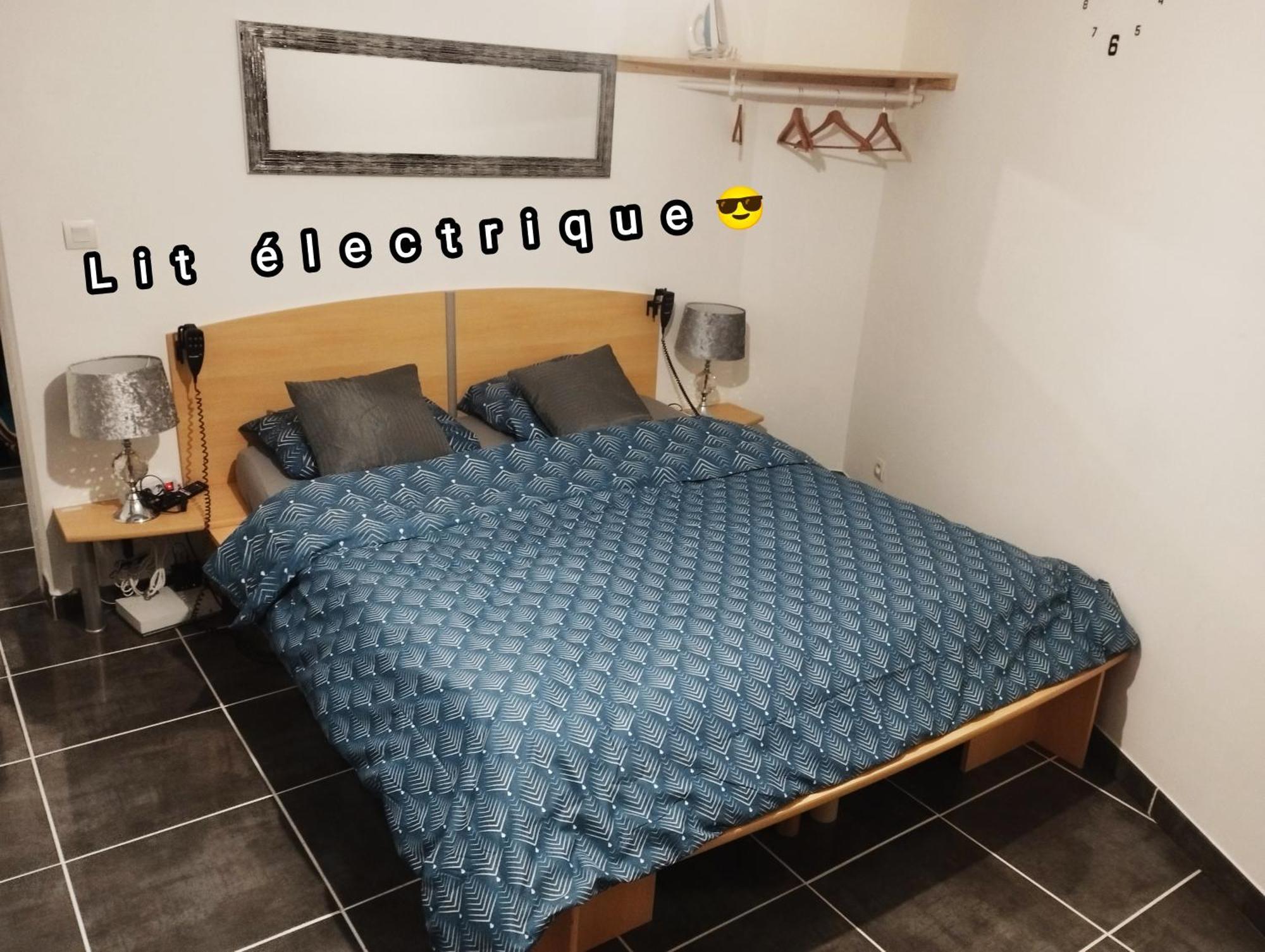 Appartement Avec Cour Plein Centre Foix Buitenkant foto