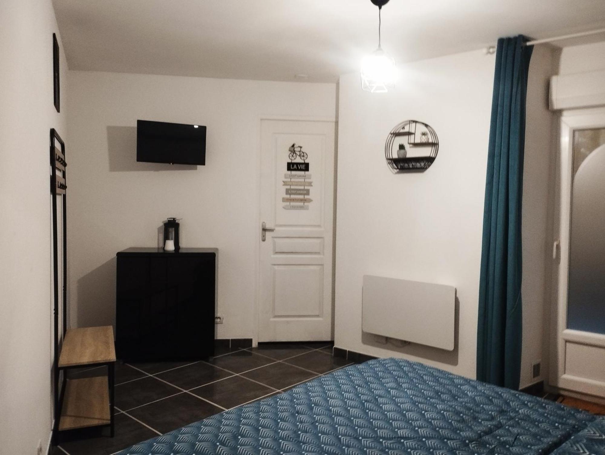 Appartement Avec Cour Plein Centre Foix Buitenkant foto